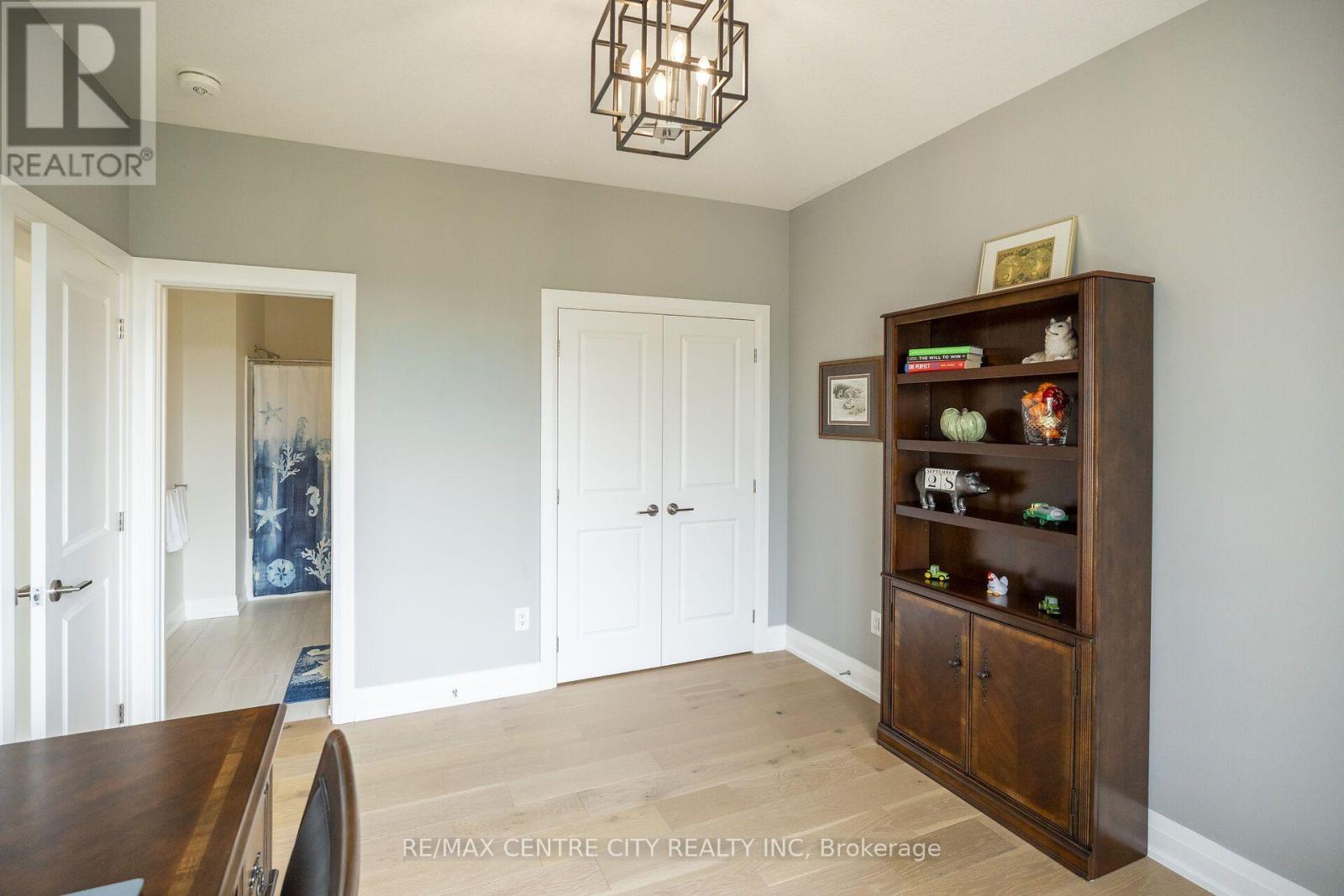 2181 LOCKWOOD CRESCENT - 31