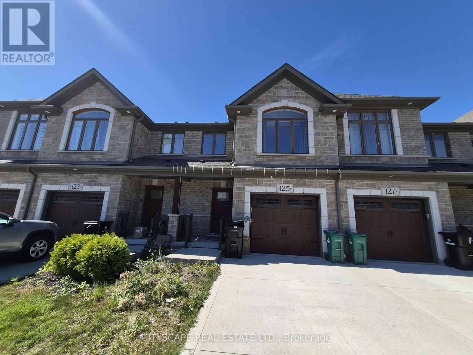 #16 125 HOLLYBROOK TRAIL - 1