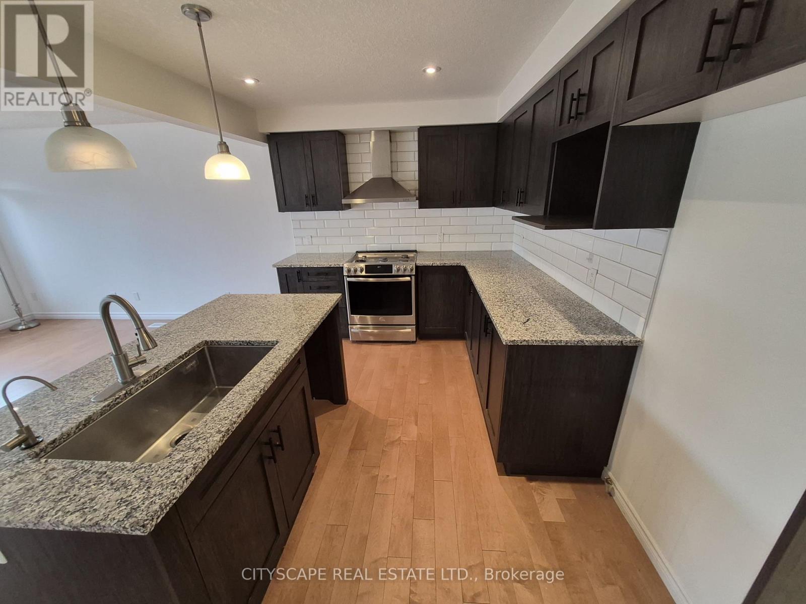 16- 125 Hollybrook Trail, Kitchener, ON photo 5