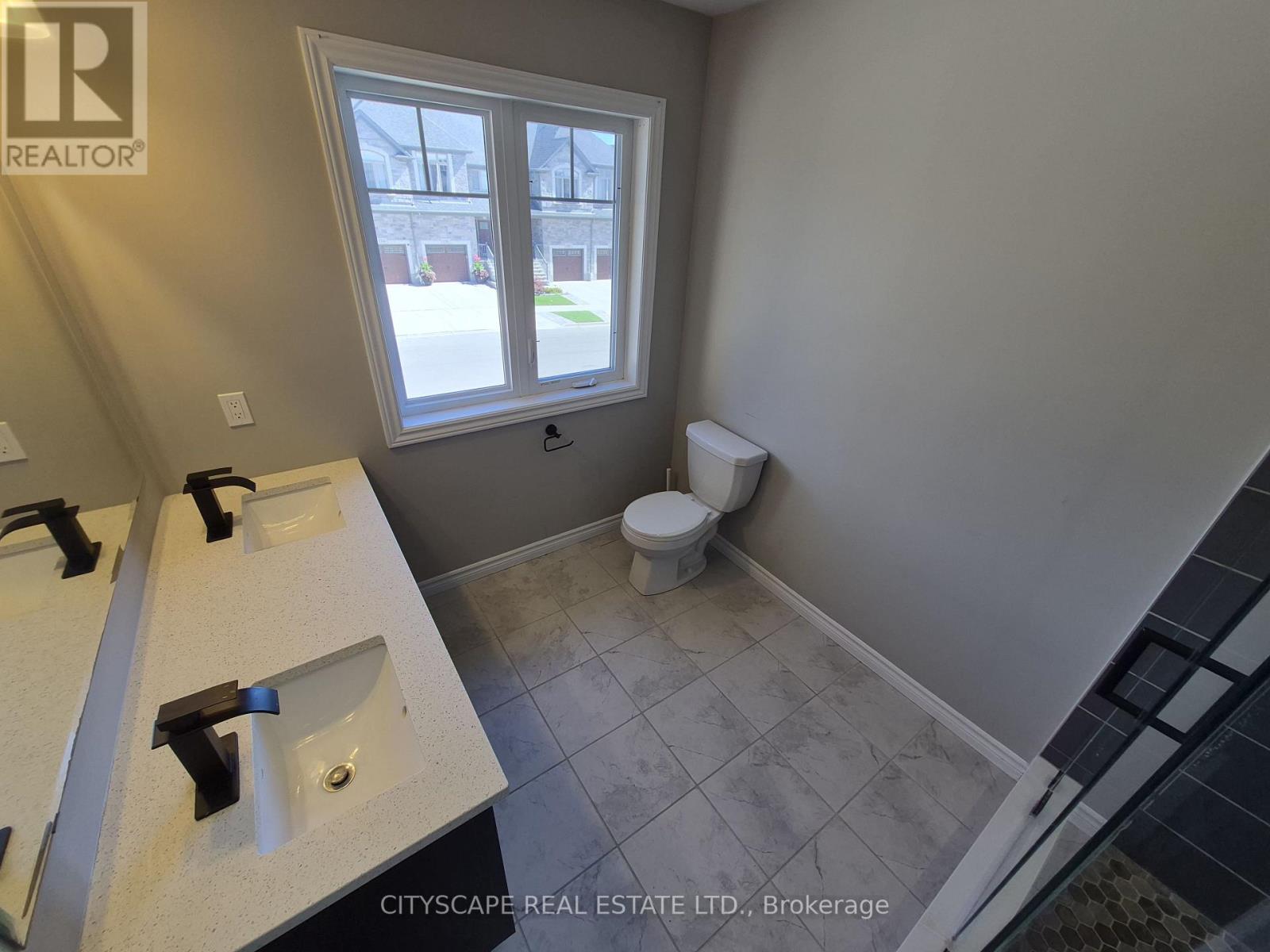 #16 125 HOLLYBROOK TRAIL - 9