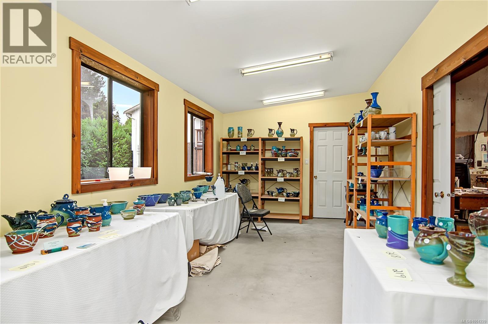 3505 Harris Cres - Image 46