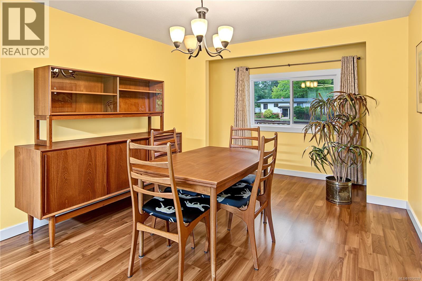 3505 Harris Cres - 6