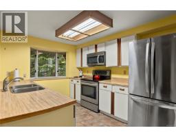 Dining room - 3505 Harris Cres, Qualicum Beach, BC V9K1W1 Photo 16