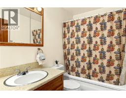 3505 Harris Cres, Qualicum Beach, BC V9K1W1 Photo 26