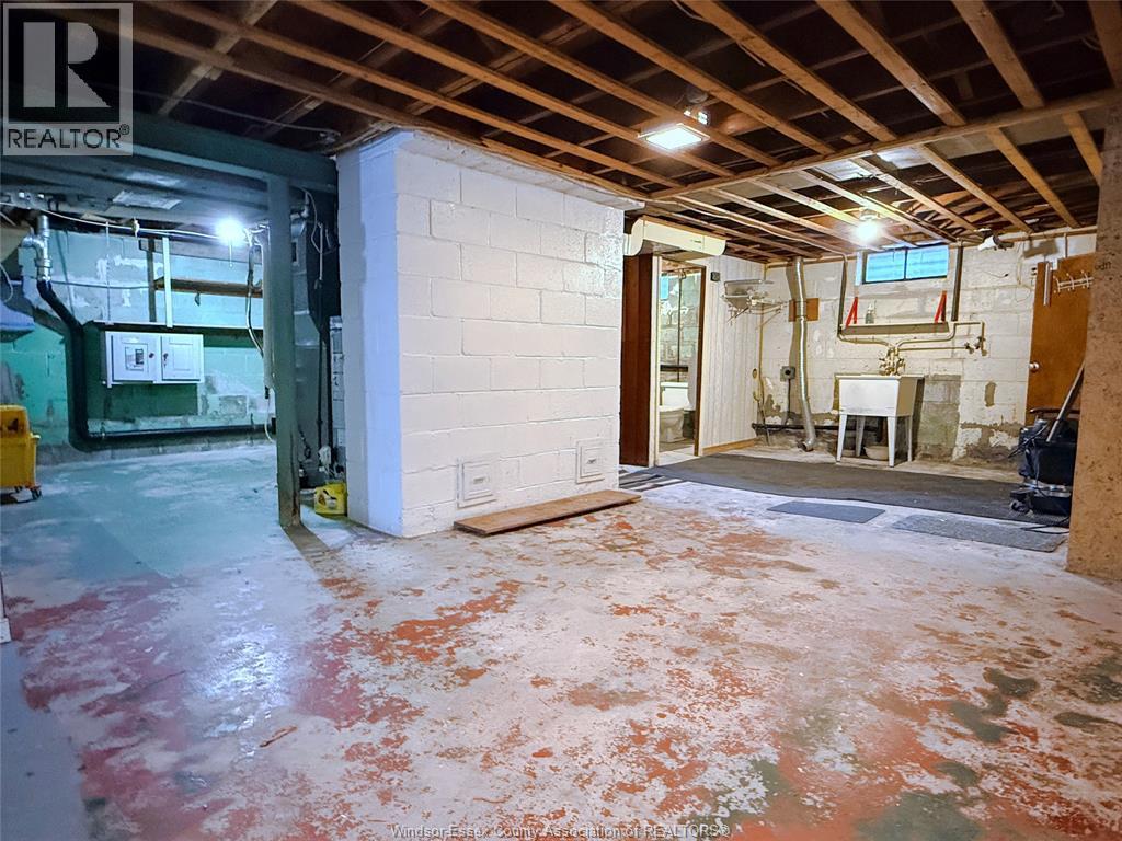 3168 CHURCH - 18