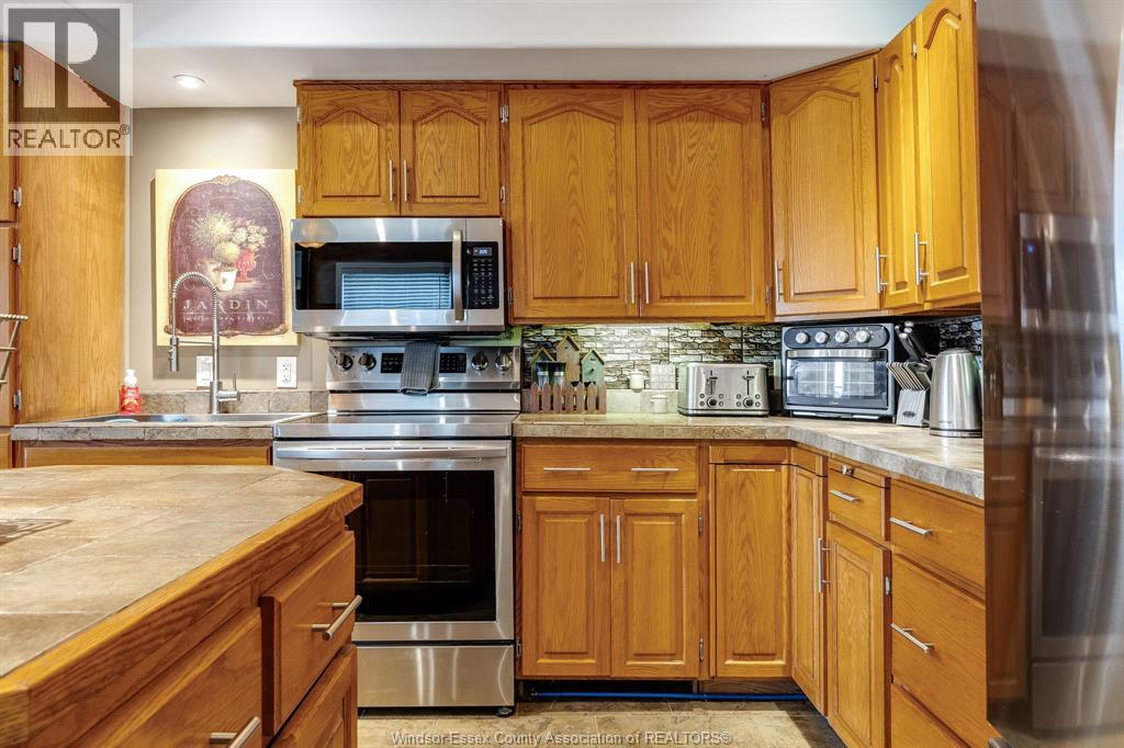 170 Lakeshore ROAD - 10
