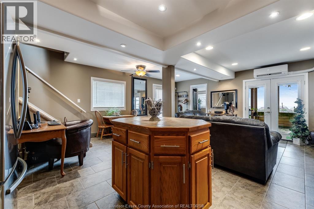 170 Lakeshore ROAD - 11