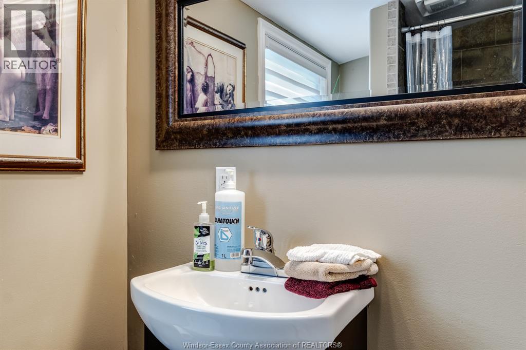 170 Lakeshore ROAD - 13