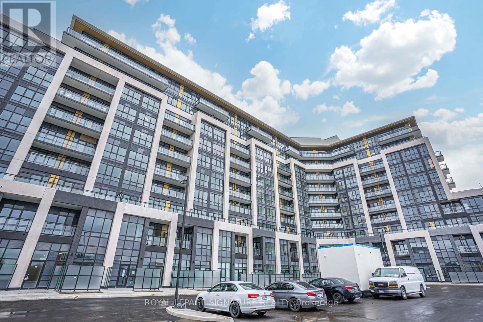 708 - 405 DUNDAS STREET W