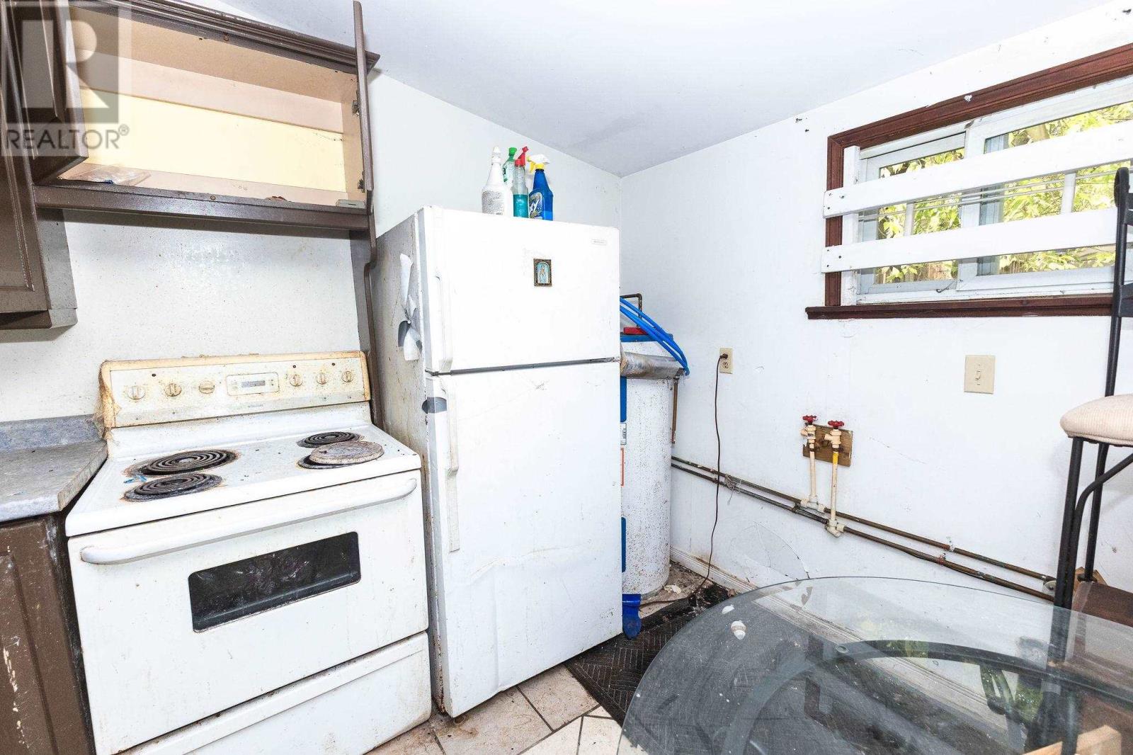 178 Dennis ST - 12