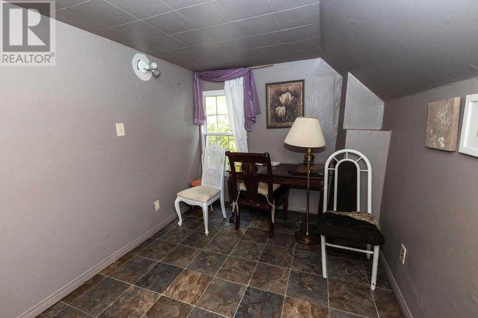178 Dennis ST - 20