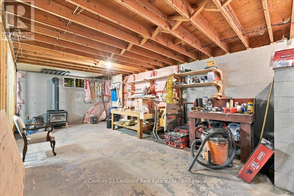 47 REYNOLDS ROAD - 33