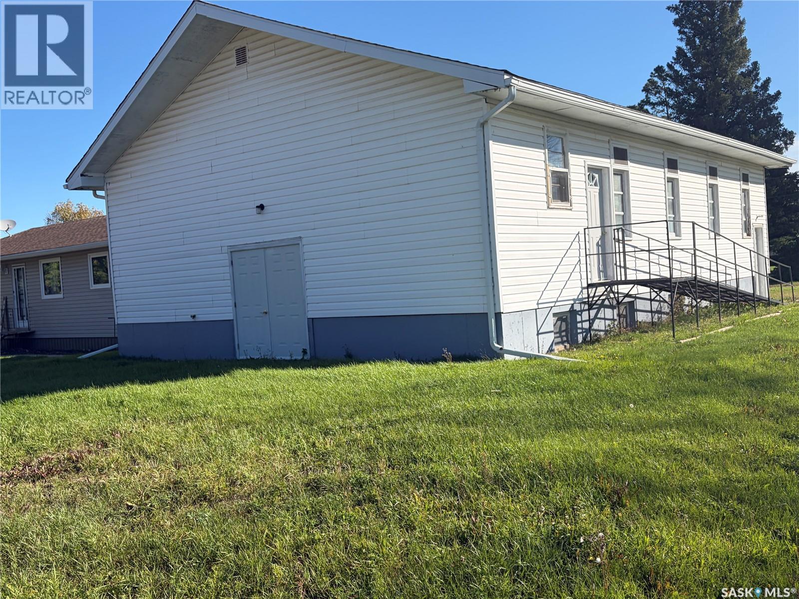 311 & 208 Main Street, Pelly — photo 2