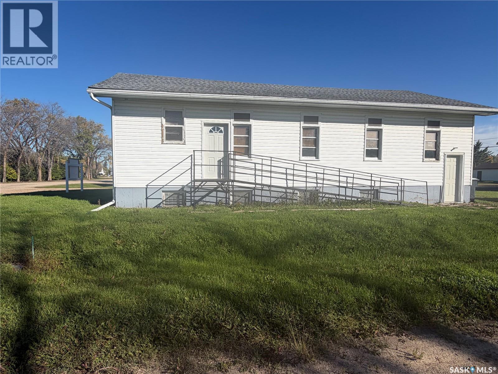 311 & 208 Main Street, Pelly — photo 3