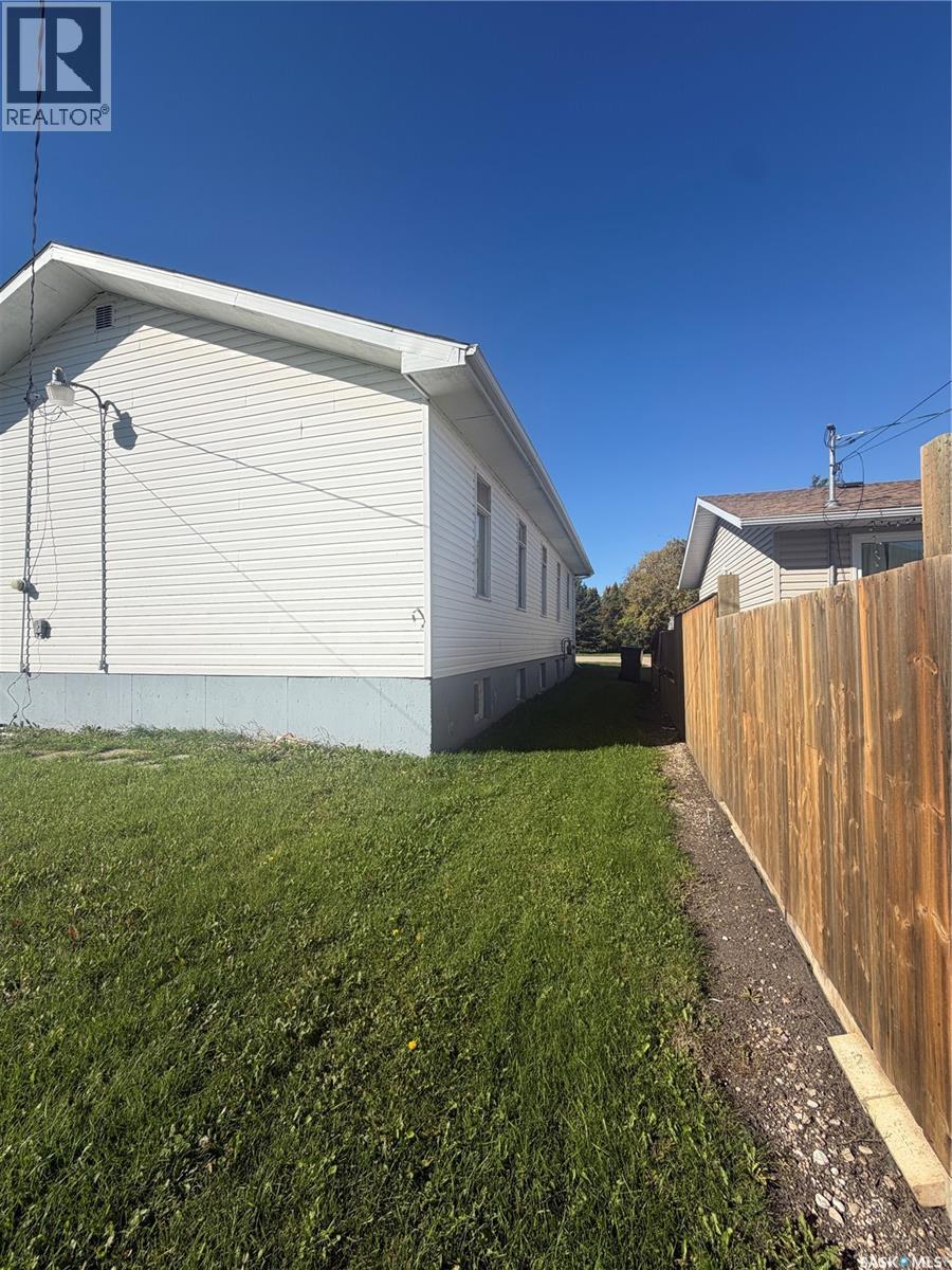 311 & 208 Main Street, Pelly — photo 5