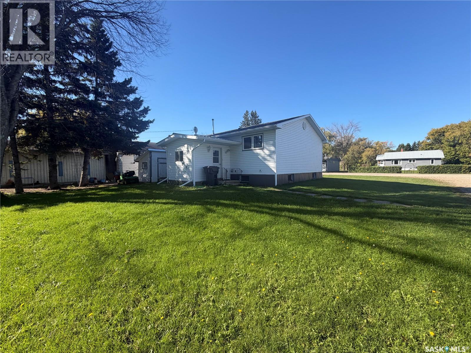 403 & 401 Main STREET, Pelly — photo 2