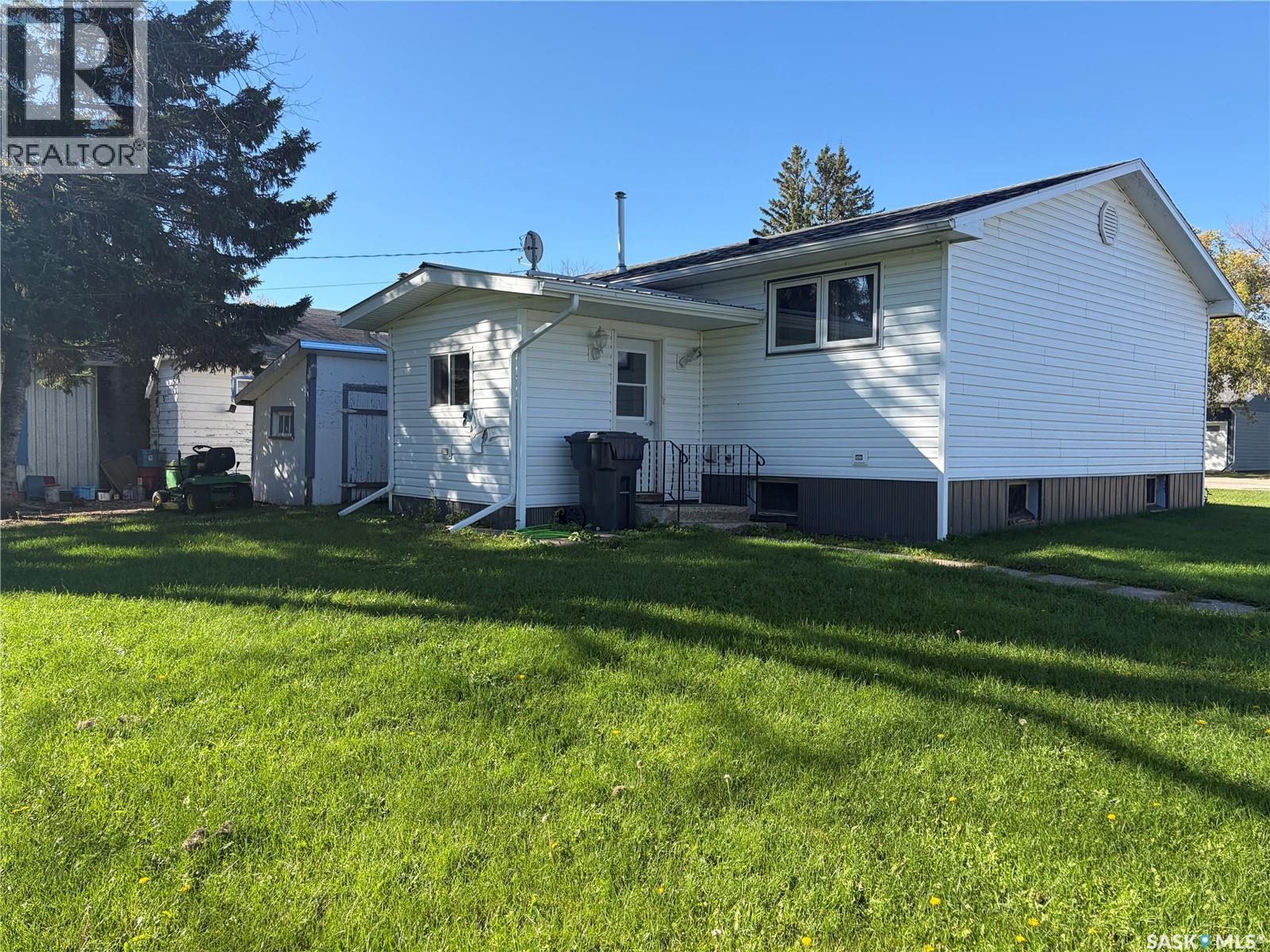 403 & 401 Main STREET, Pelly — photo 3
