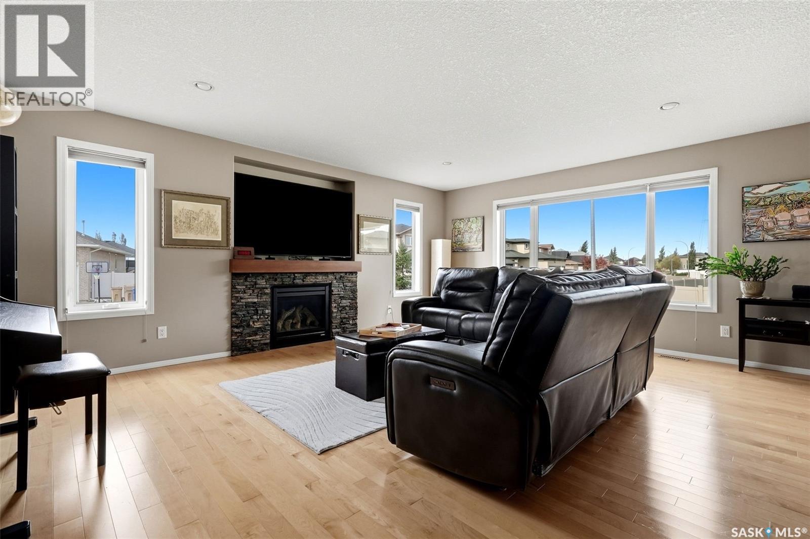 8097 WASCANA GARDENS CRESCENT, Regina — photo 4