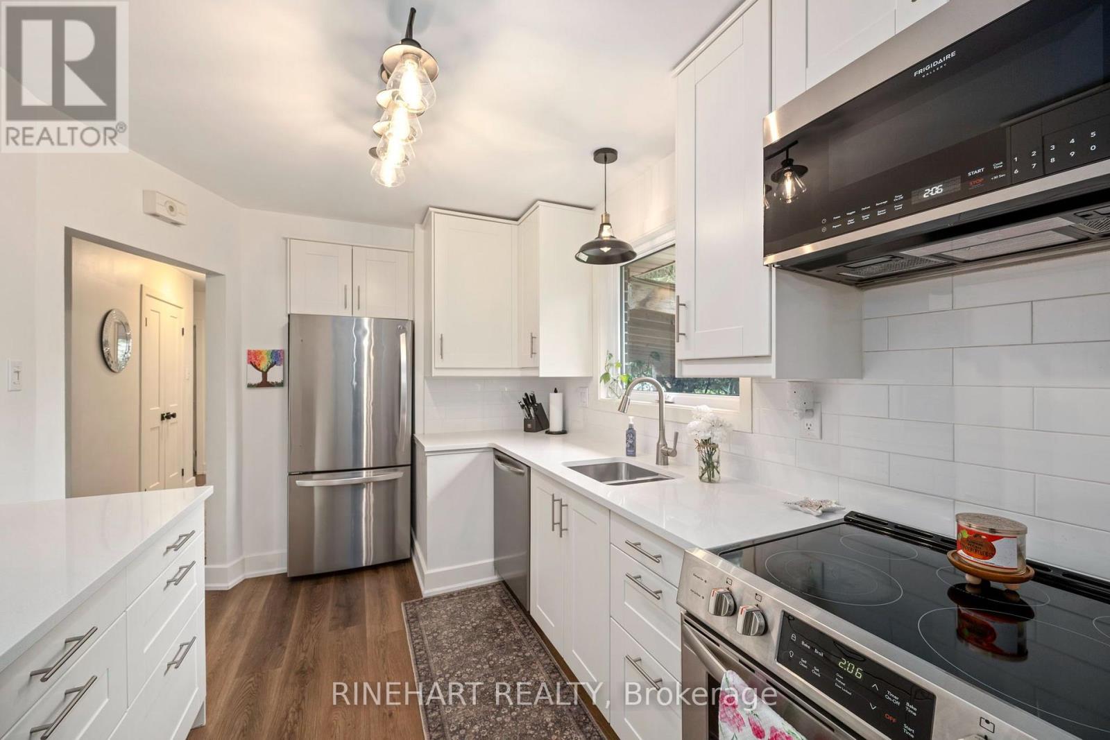 311 BURLINGTON CRESCENT - Image 10