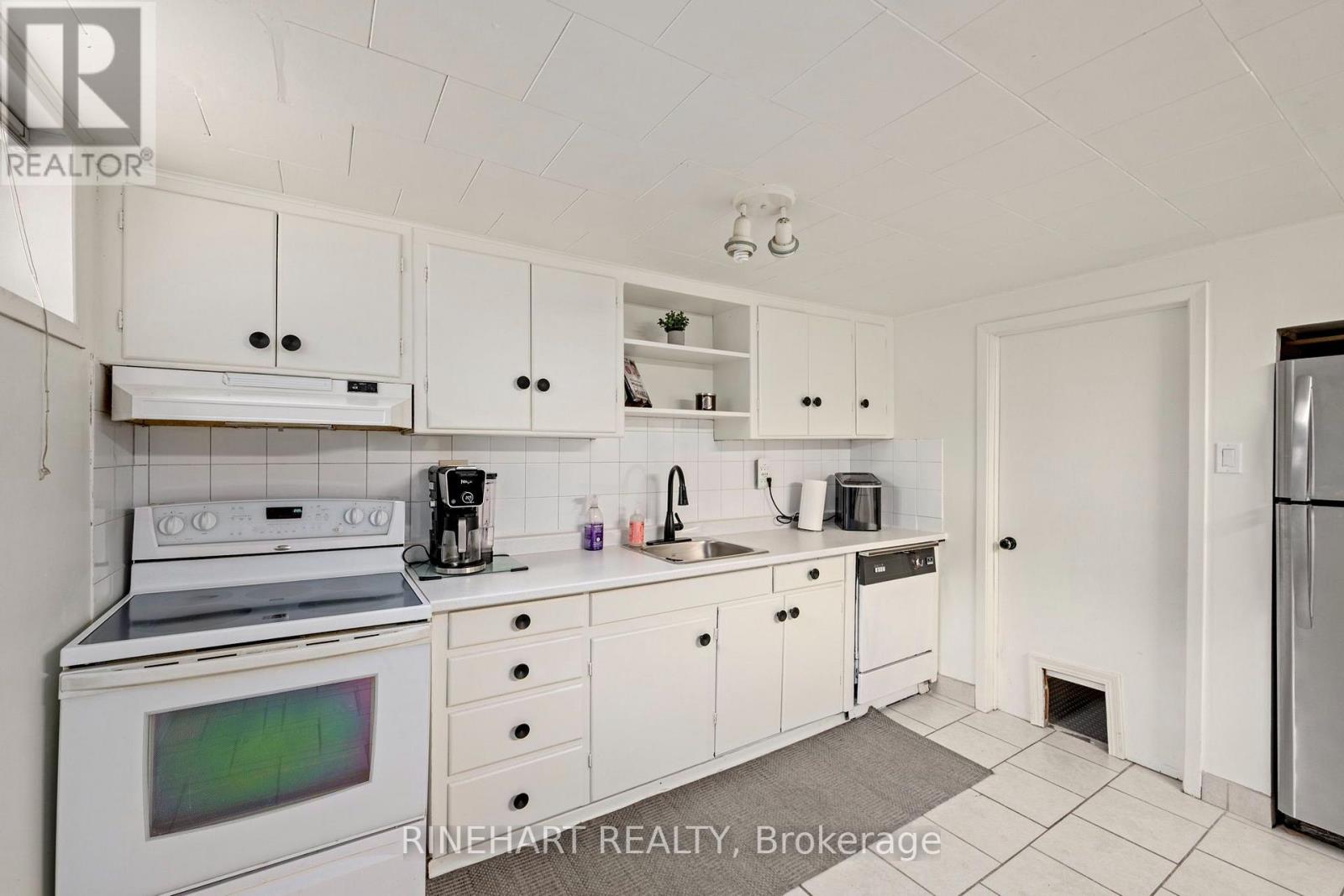 311 BURLINGTON CRESCENT - Image 19