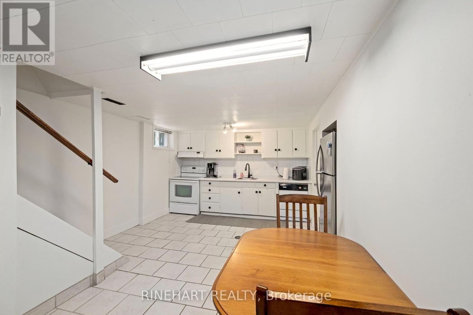 311 BURLINGTON CRESCENT - Image 21