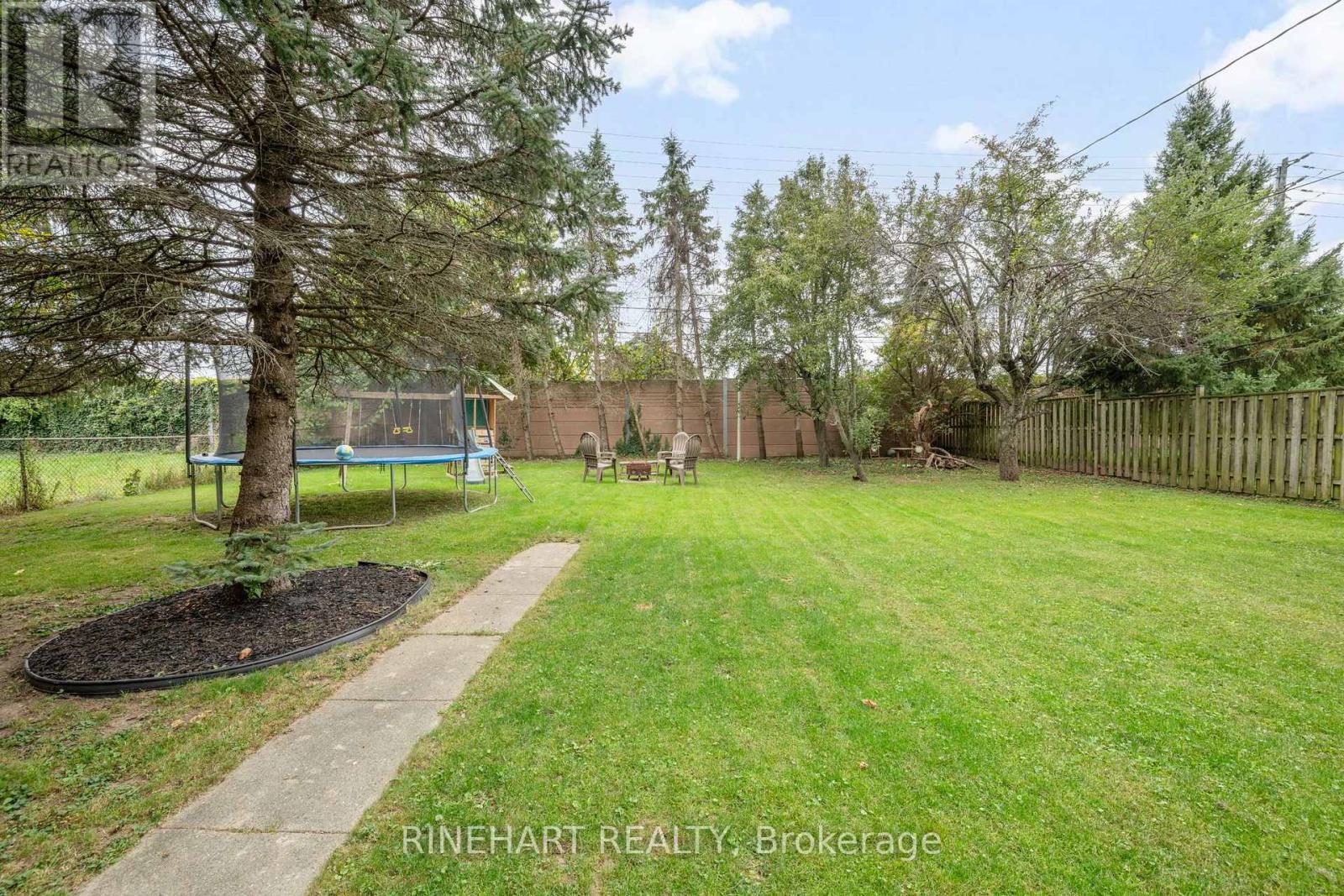 311 BURLINGTON CRESCENT - Image 32
