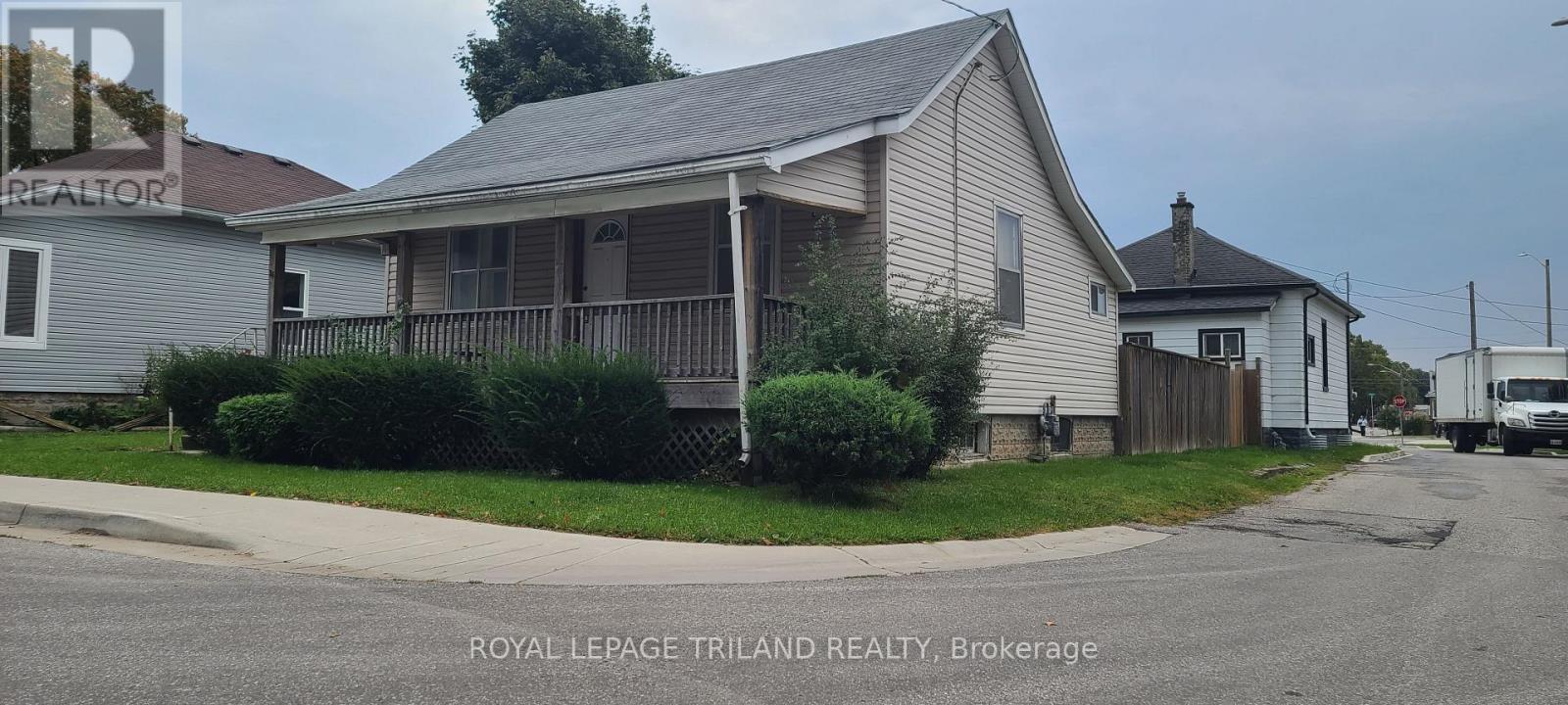 26 EAGLE STREET - 2