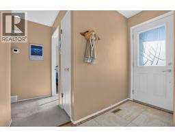 172 Queensland Road SE - photo 4