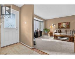 172 Queensland Road SE - photo 5