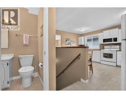 172 Queensland Road SE - photo 26