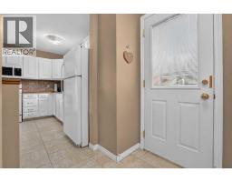 172 Queensland Road SE - photo 15