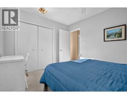 172 Queensland Road SE - photo 22
