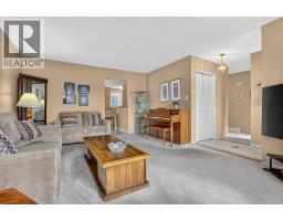 172 Queensland Road SE - photo 7