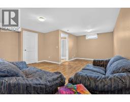 172 Queensland Road SE - photo 39
