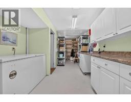 172 Queensland Road SE - photo 34