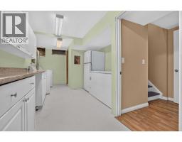 172 Queensland Road SE - photo 32