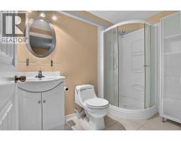172 Queensland Road SE - photo 41