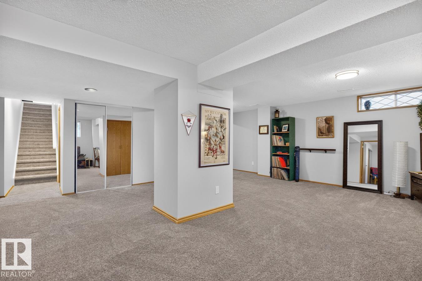 10860 11 AV NW - Image 25
