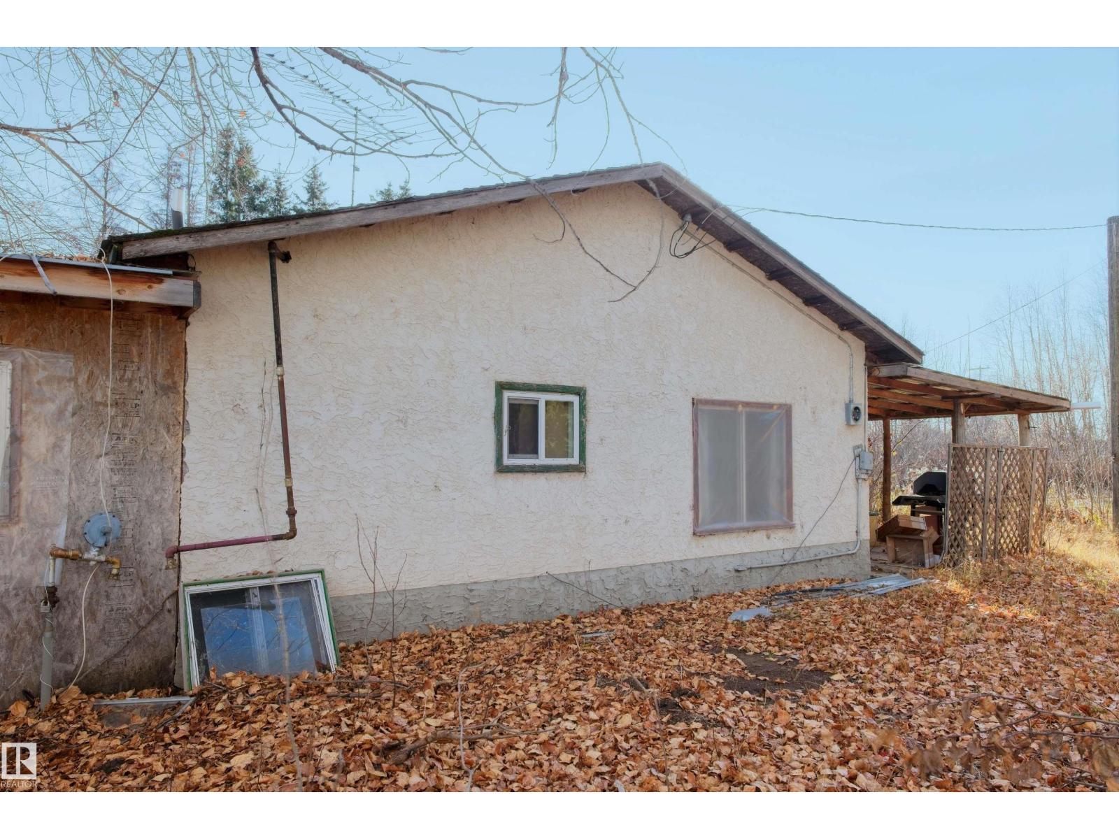 5114 51 Avenue - 14