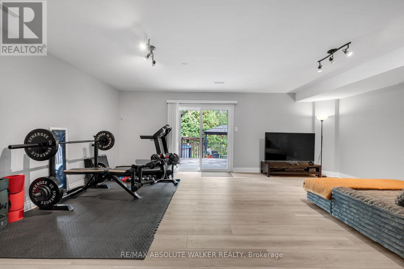 54 CASTLE GLEN CRESCENT - 27