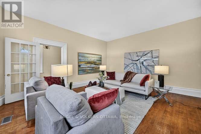 716 KING STREET W - 11