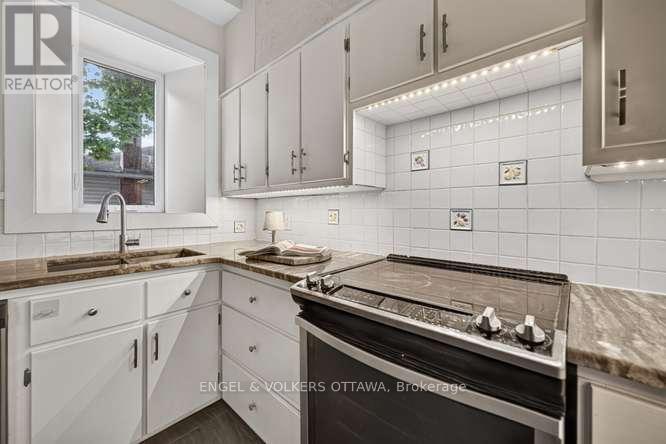 716 KING STREET W - 21