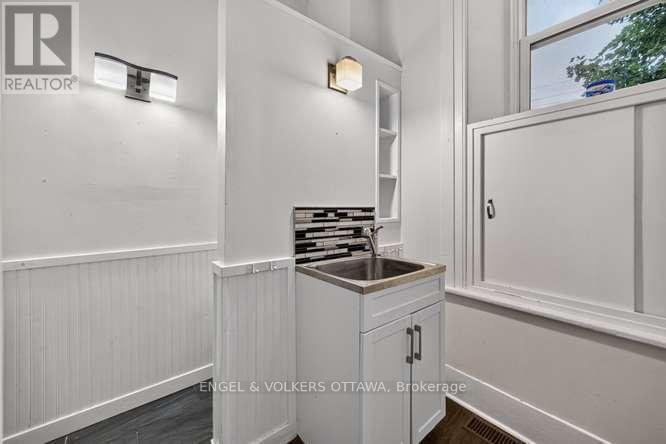 716 KING STREET W - 24