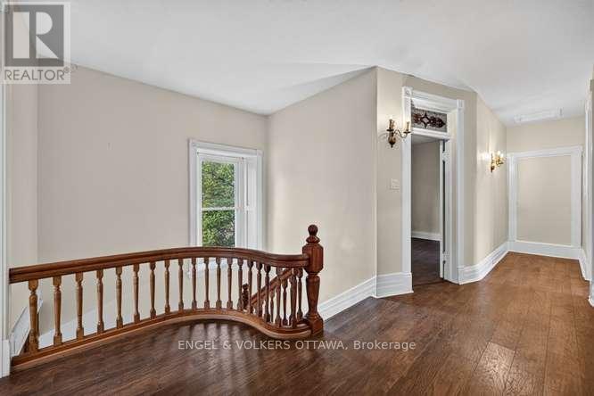 716 KING STREET W - 28