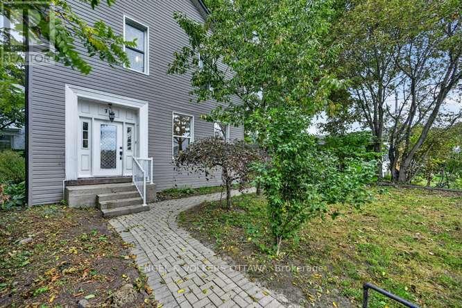 716 KING STREET W - 3