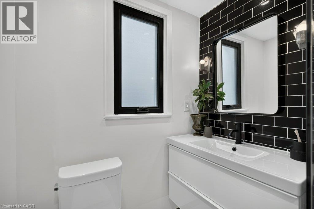 101 Cope Street — photo 37