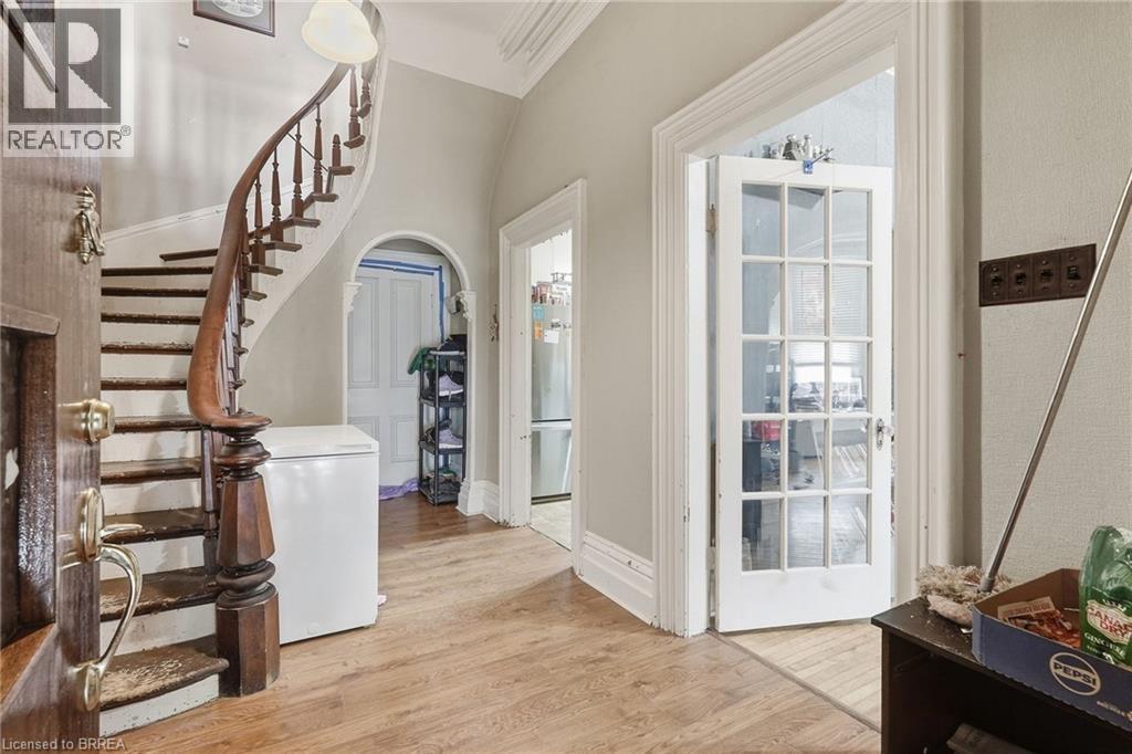 107 CAYLEY Street - Image 11