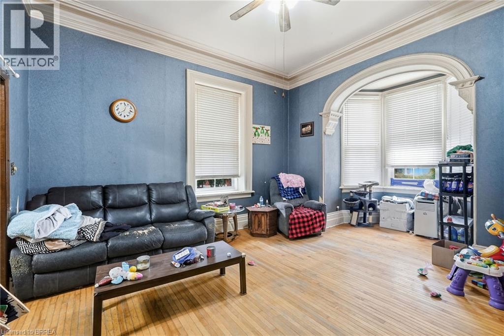 107 CAYLEY Street - Image 12