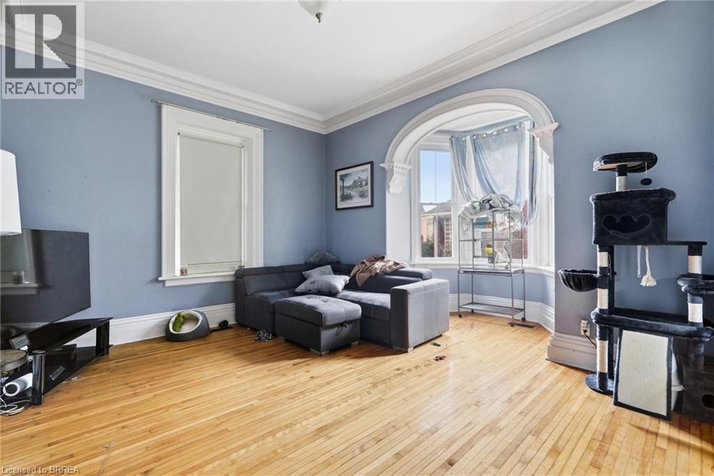 107 CAYLEY Street - Image 30