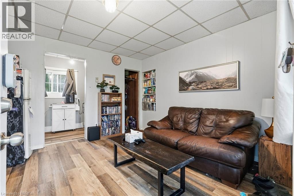 107 CAYLEY Street - Image 37